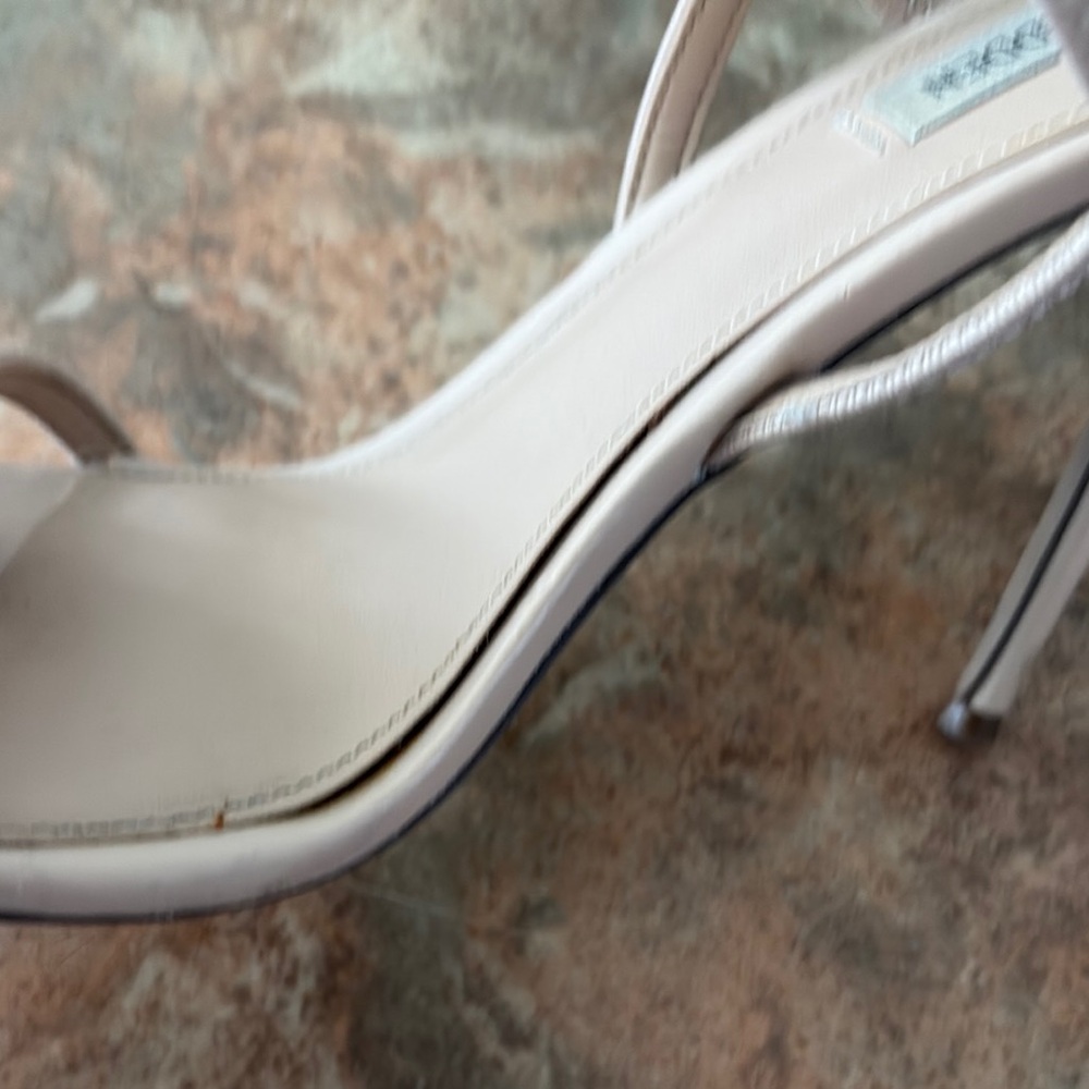 Steve Madden Cream Heel Sandals - Picture 3 of 9